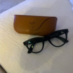 Ray-Ban Meta glasses Classic Black Eyewear with Tan Case